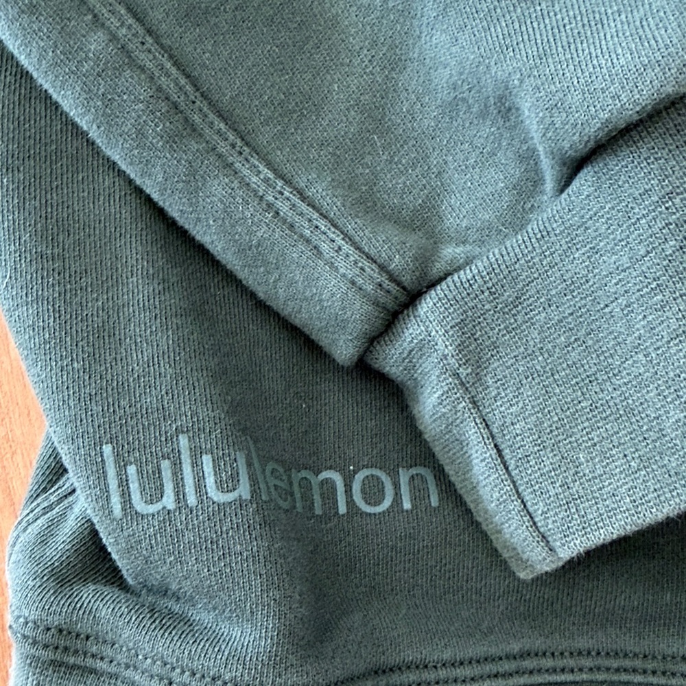 Lululemon smoked spruce perfectly oversized crew. Size 4. Great condition.